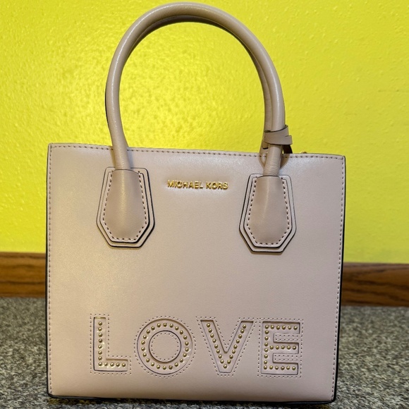 Michael Kors Mercer Love Detailed Messenger Handbag - Picture 5 of 16